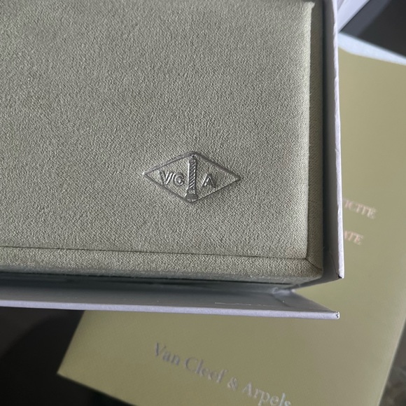 SILVER CLOVER BRACELET. - Picture 4 of 6